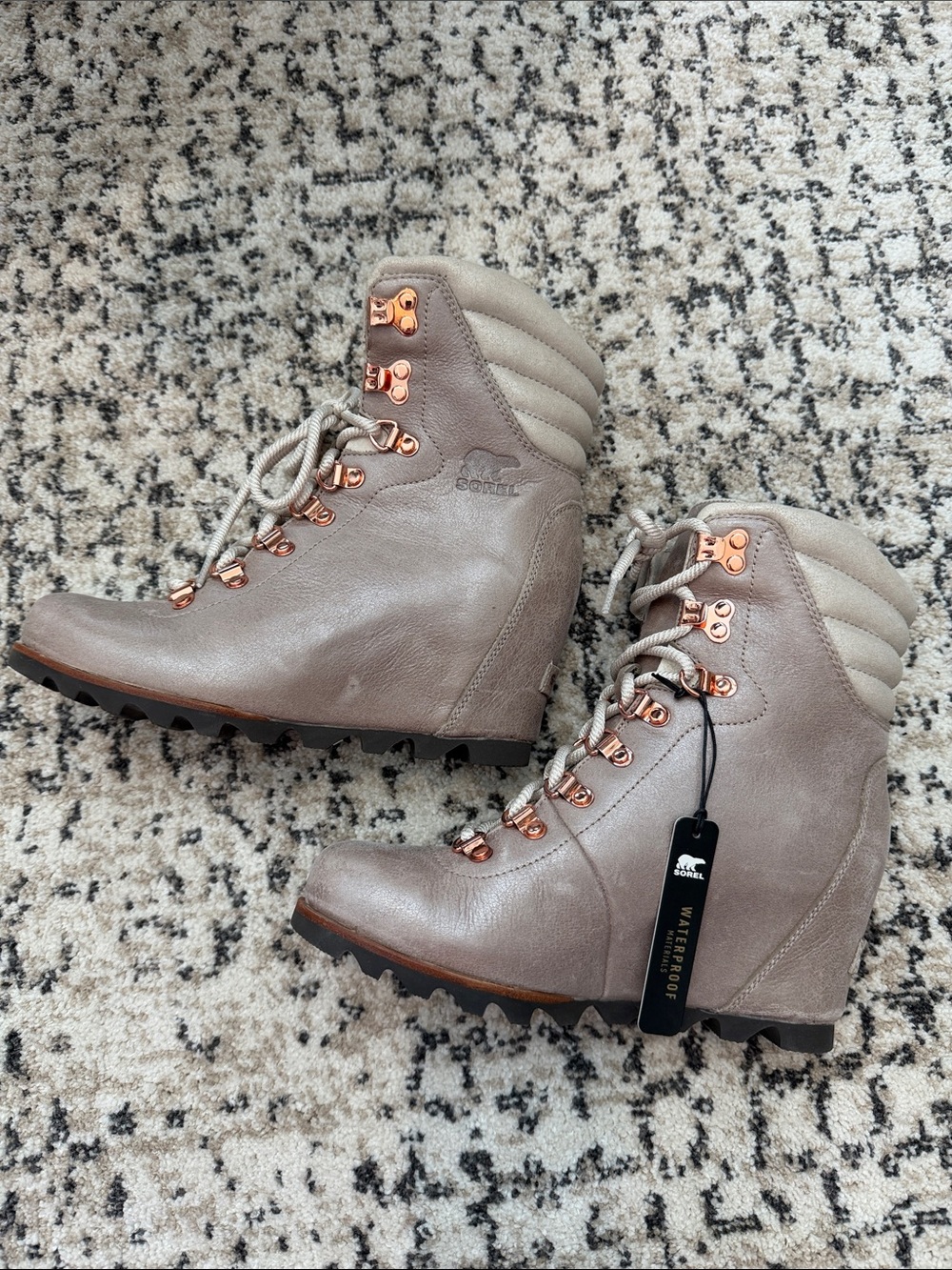 NWT Sorel Women's Taupe and Wedge Hiker Boots with Rose Gold Hardware